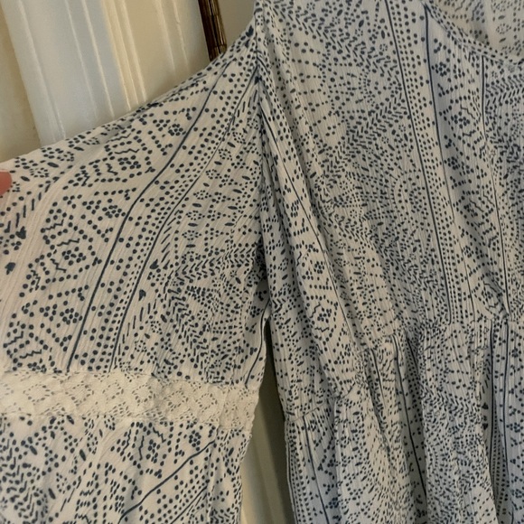 Torrid cold shoulder peasant top - Picture 3 of 6